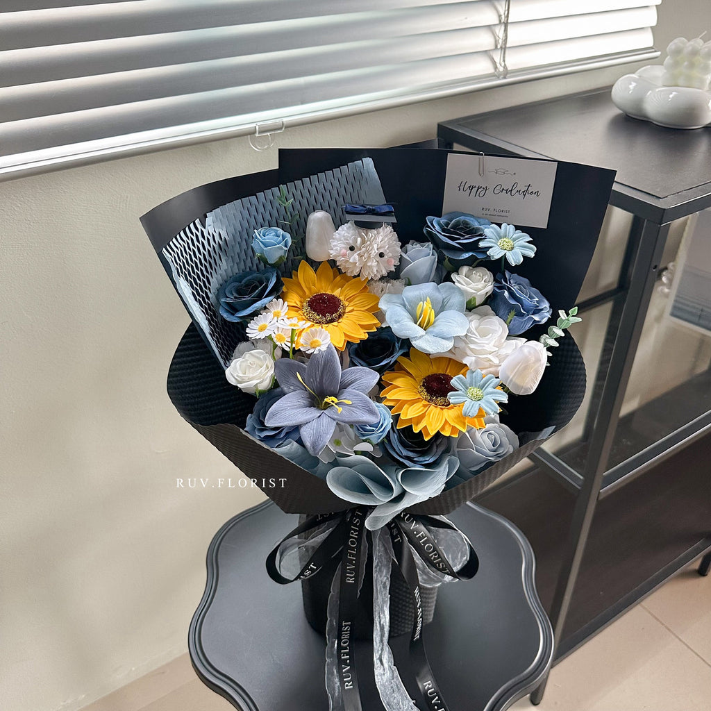 Naviee Graduate Garden Bouquet