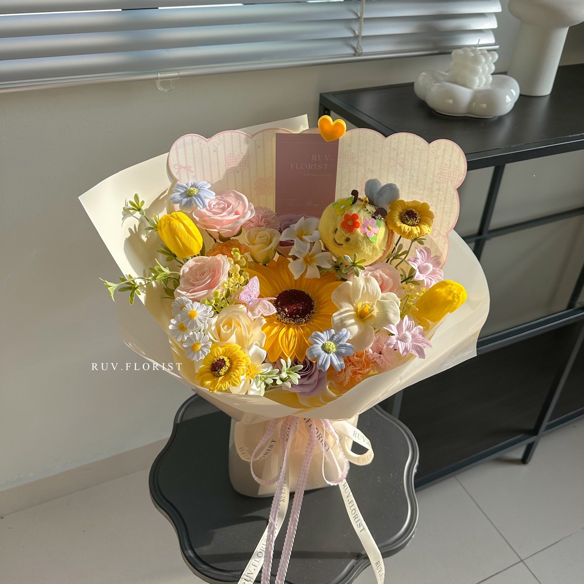 Little Bee Garden Bouquet