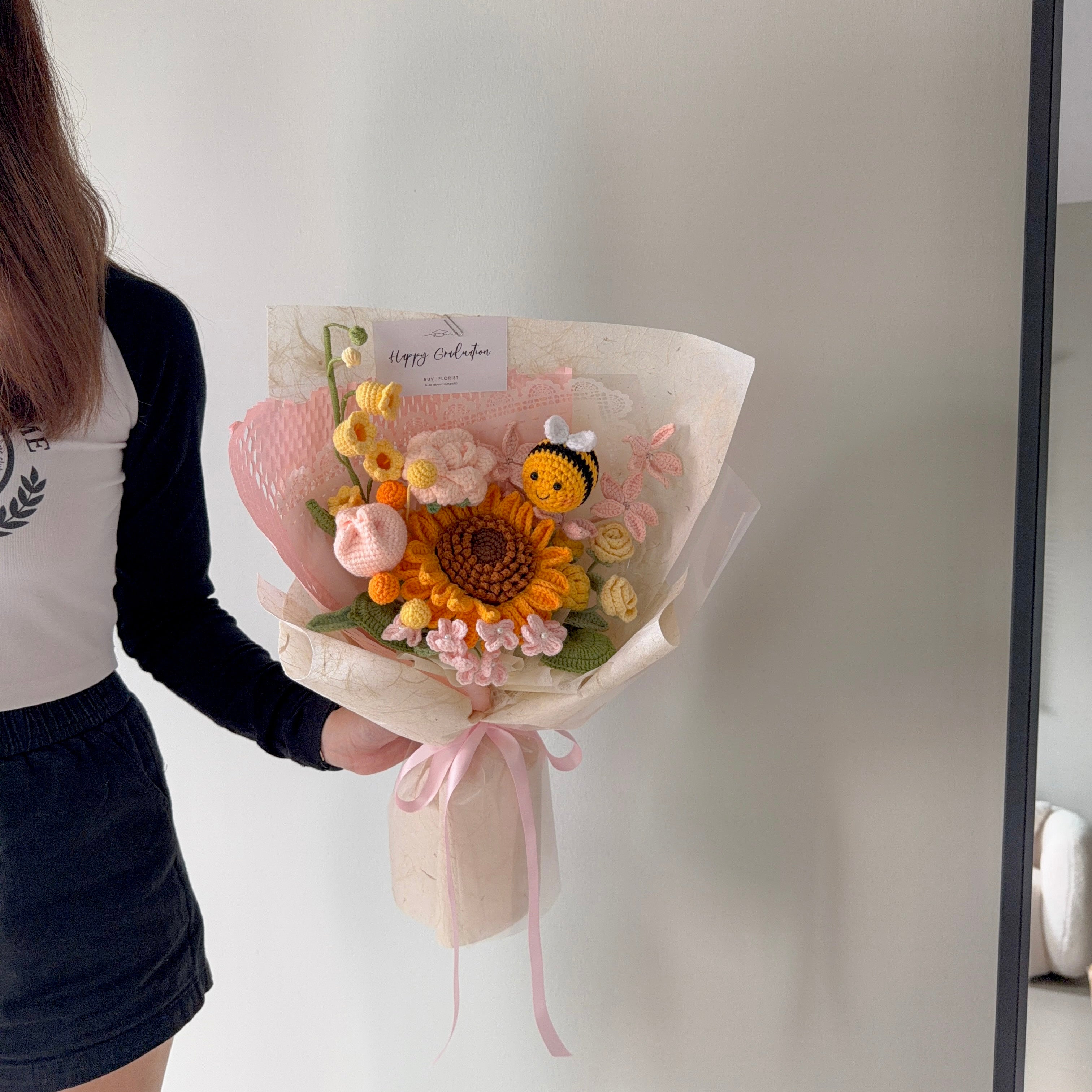 Little Bee Sunflower Crochet Bouquet