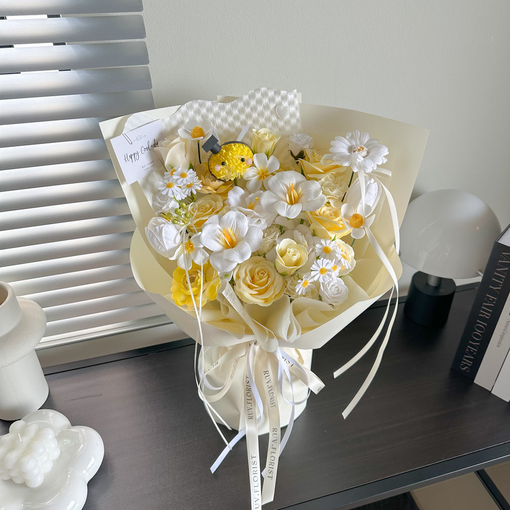 Little Grad Bee Soap Bouquet